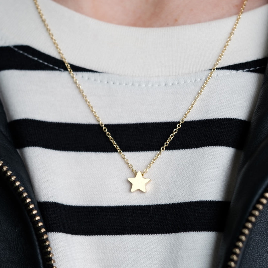 Gold star necklace