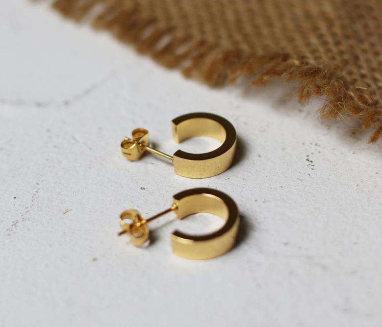 Chunky Little Gold Hoop