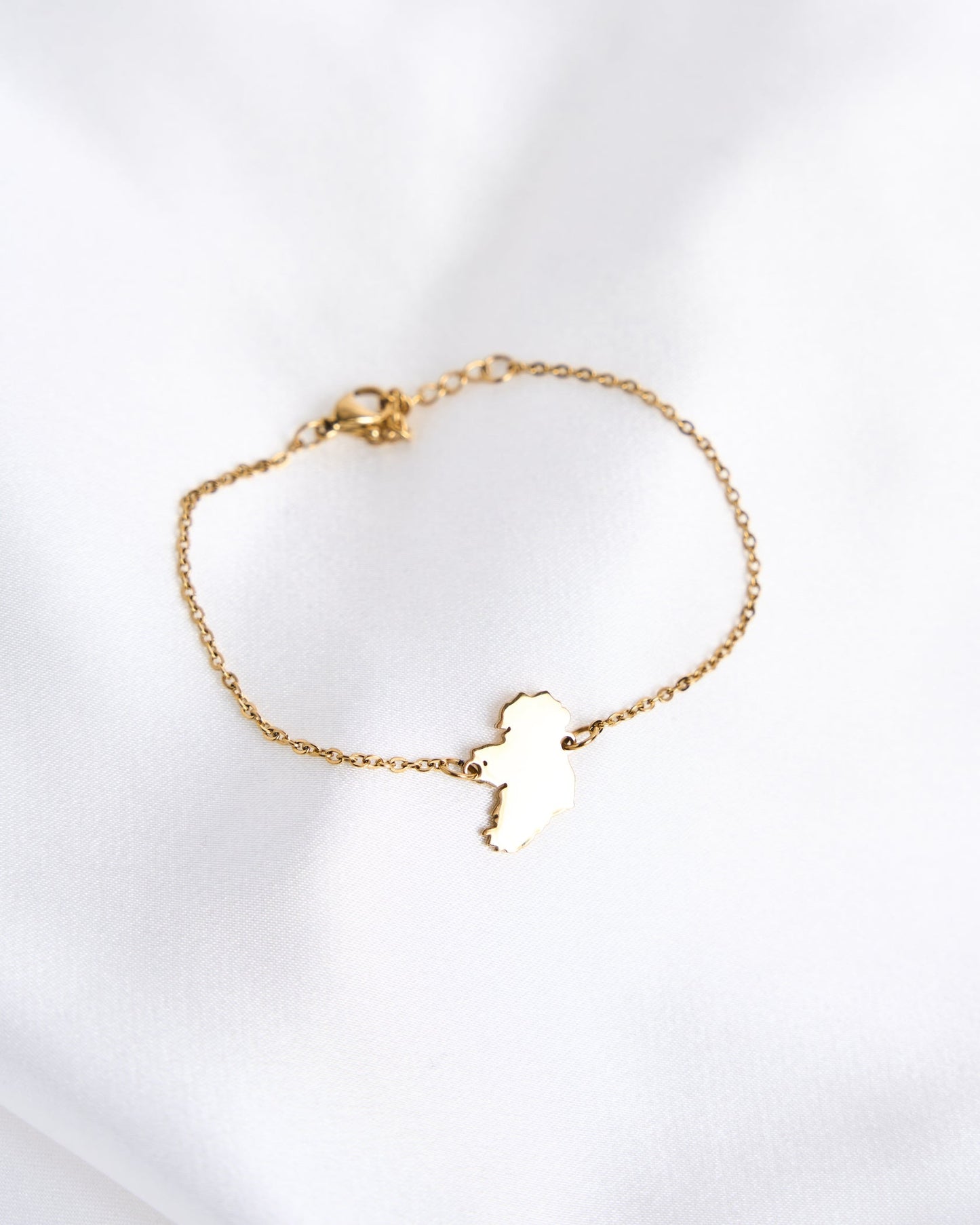 Fíor - Ireland Map Bracelet Gold