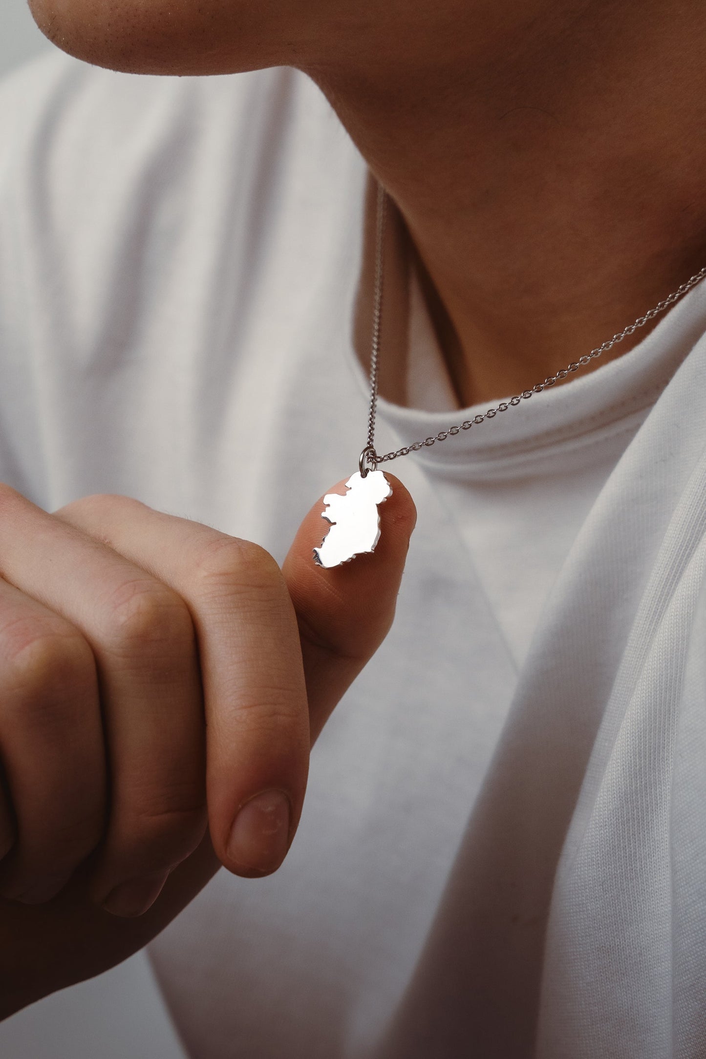 Fíor Ireland Map Necklace Silver