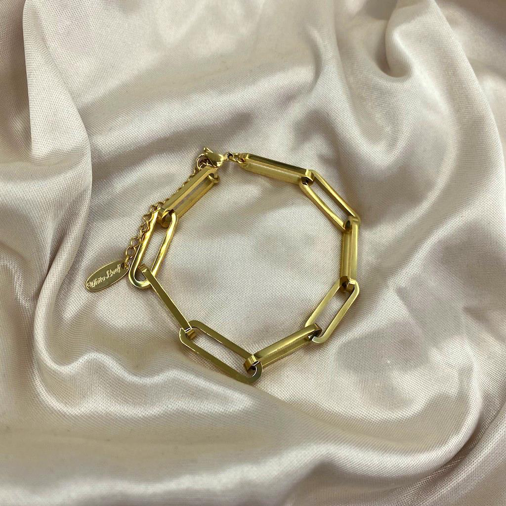 Long Links Bracelet In Gold