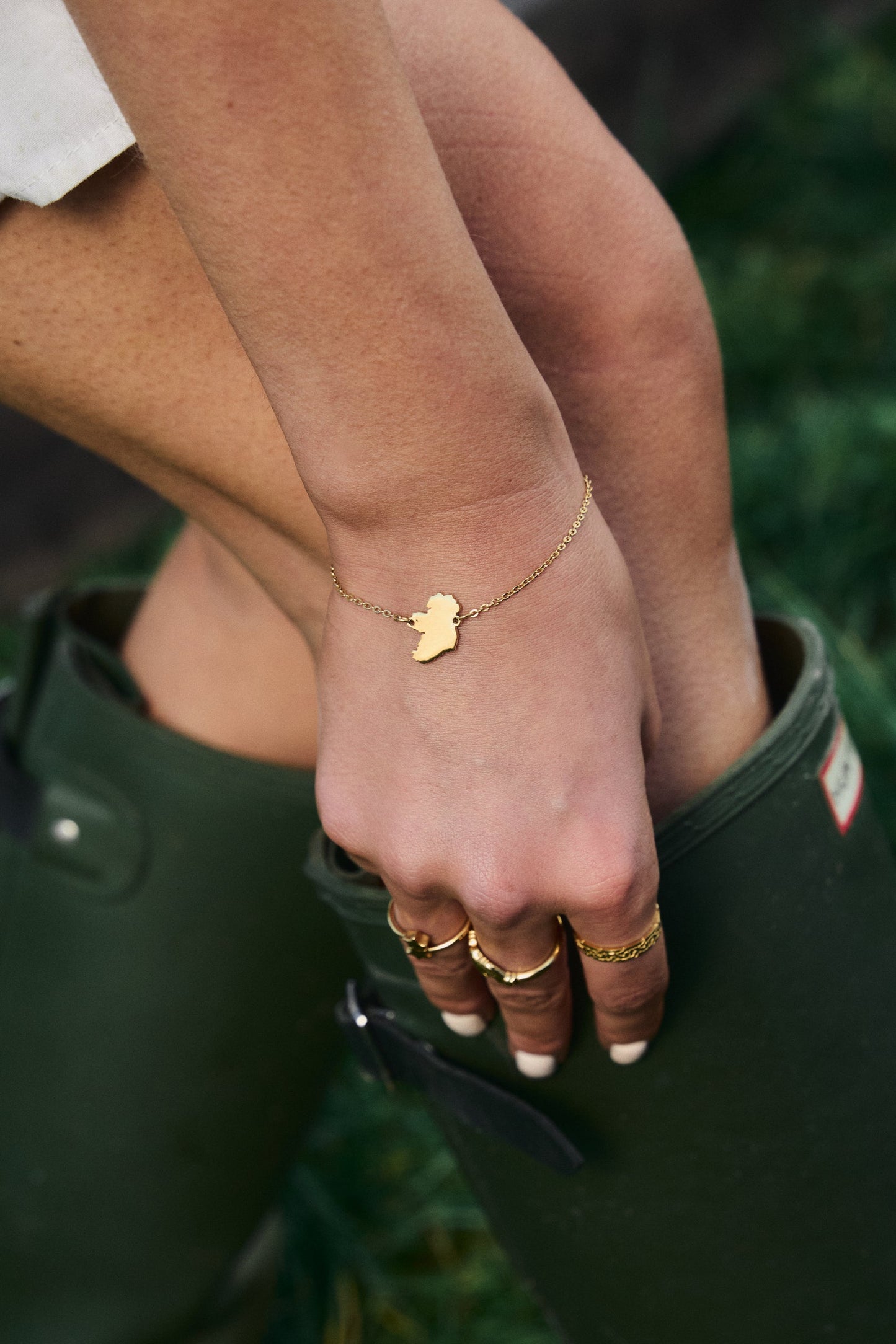 Fíor - Ireland Map Bracelet Gold