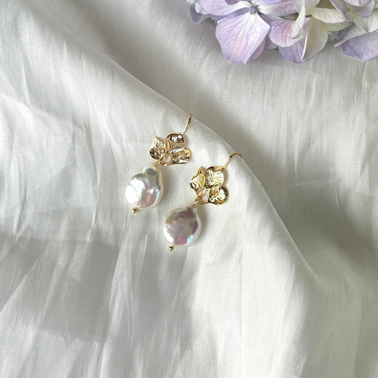 Daisy Pearl Earring