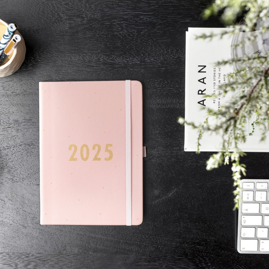 Busy B Diary 2025 - A5 Perfect Planner