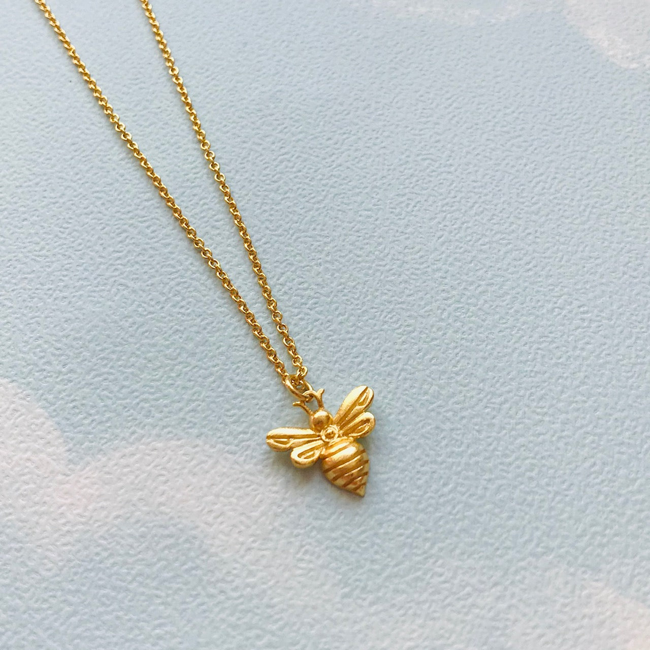 Load image into Gallery viewer, Golden Bee Necklace
