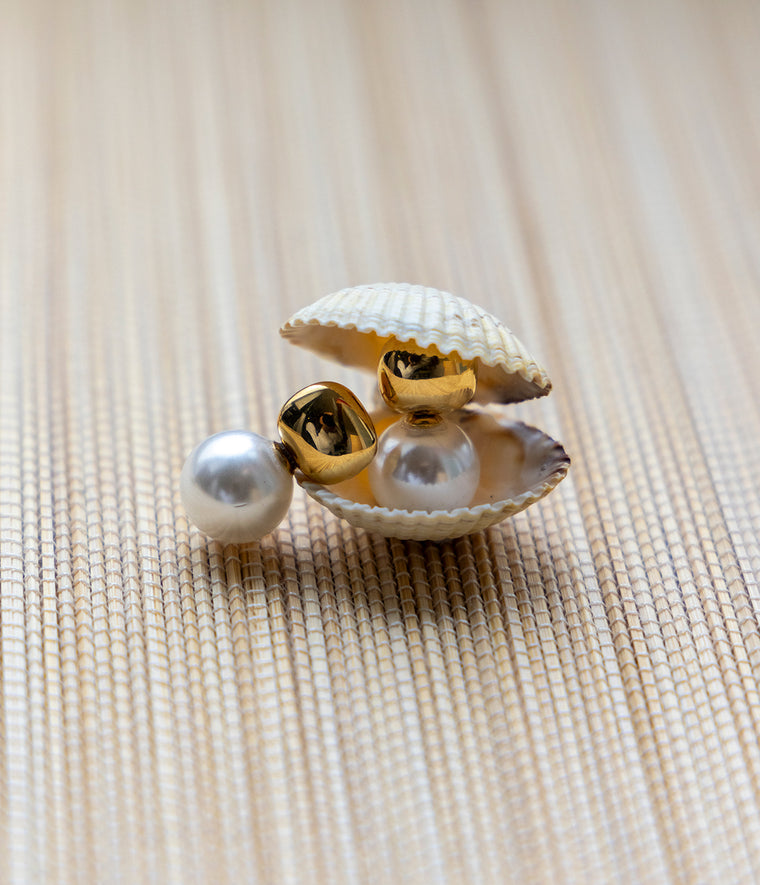 Leodie Pearl Earrings