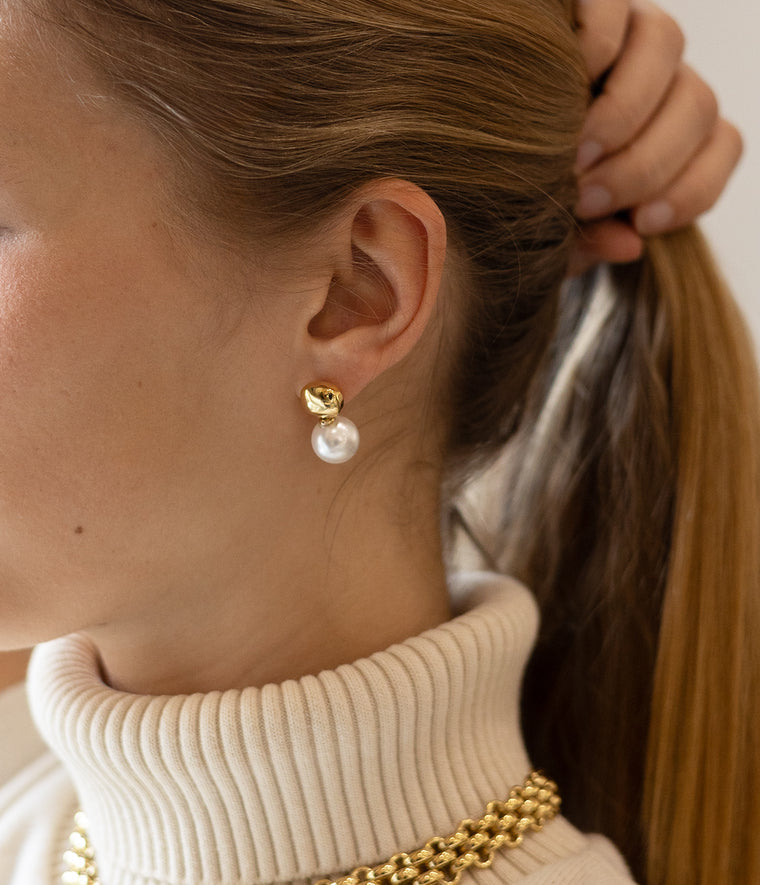 Leodie Pearl Earrings