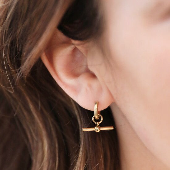 Load image into Gallery viewer, Gold T-Bar Earrings
